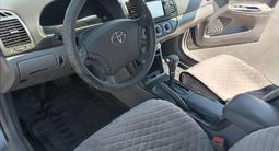 Toyota Camry 2005 годаfor5 800 000 тг. в Усть-Каменогорск – фото 5