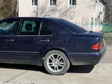 Mercedes Benz за 100 000 тг. в Тараз – фото 2
