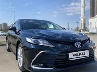 Toyota Camry 2021 года за 14 700 000 тг. в Астана