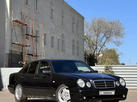 Mercedes-Benz E 280 1999 года за 3 000 000 тг. в Уральск – фото 2
