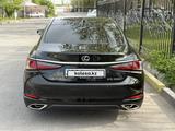 Lexus ES 350 2020 года за 24 800 000 тг. в Шымкент – фото 2