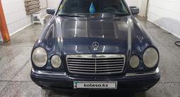 Mercedes-Benz E 320 1996 года за 2 700 000 тг. в Астана
