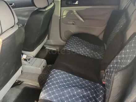 Volkswagen Passat 1997 года за 1 800 000 тг. в Уральск – фото 8