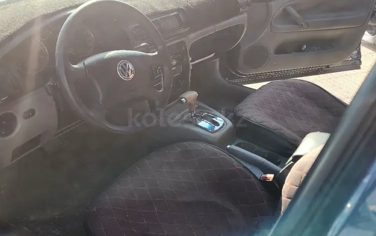 Volkswagen Passat 2003 годаүшін2 600 000 тг. в Алматы