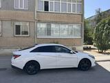 Hyundai Elantra 2021 годаfor9 300 000 тг. в Актау – фото 3