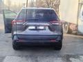 Toyota RAV4 2020 года за 16 600 000 тг. в Актобе – фото 2