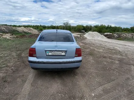 Volkswagen Passat 1997 года за 2 000 000 тг. в Уральск – фото 4