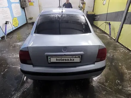 Volkswagen Passat 1997 года за 2 000 000 тг. в Уральск – фото 2