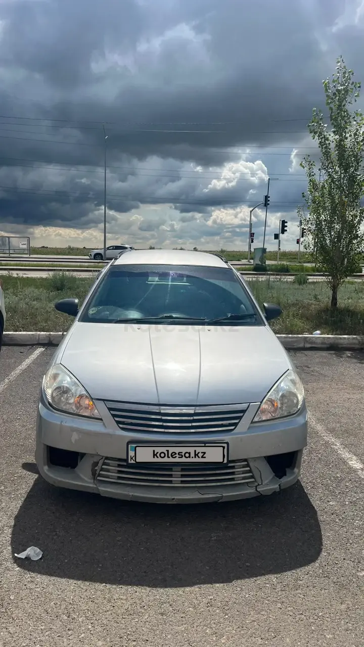 Nissan Wingroad, 2001