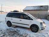 Volkswagen Sharan 2000 года за 3 200 000 тг. в Уральск – фото 3