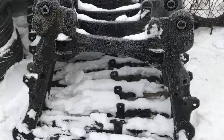 Camry 50 балка за 100 тг. в Алматы