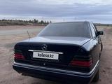 Mercedes-Benz E 280 1995 года за 3 600 000 тг. в Астана – фото 2