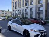 Toyota Camry 2020 года за 12 400 000 тг. в Шымкент