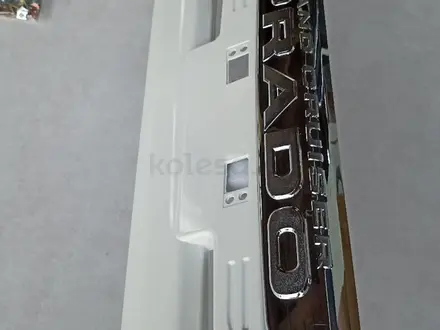 На передний бампер губа накладка с хромом никель за 45 000 тг. в Алматы – фото 11