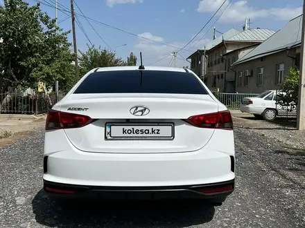 Hyundai Accent 2021 года за 7 990 000 тг. в Туркестан – фото 2
