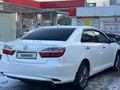 Toyota Camry 2015 года за 13 200 000 тг. в Алматы – фото 4