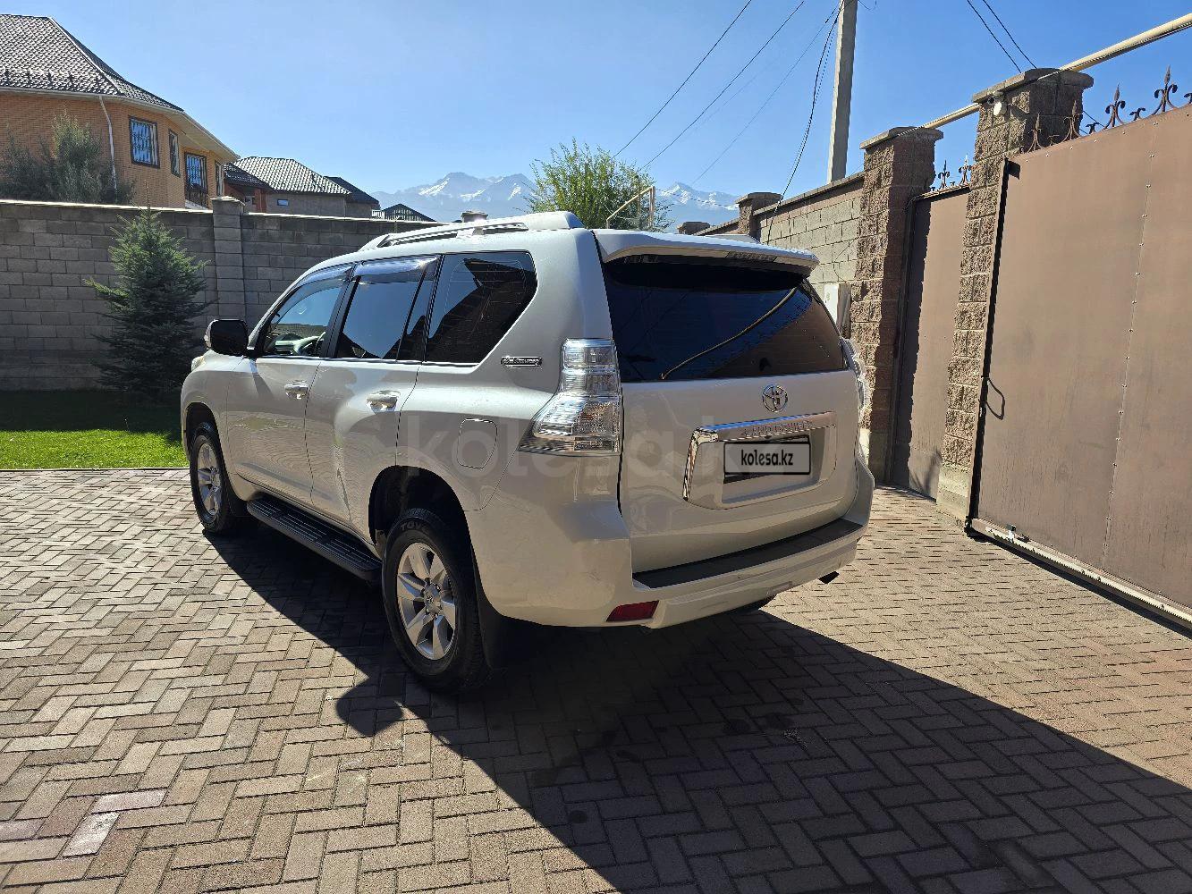 Toyota Land Cruiser Prado 2011 г.