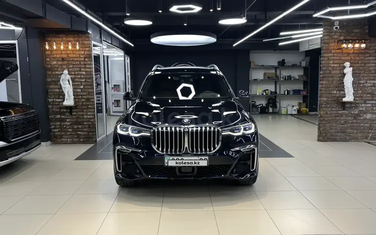 BMW X7 2022 года за 46 000 000 тг. в Алматы