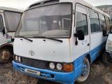 Toyota  Coaster 2003 годаүшін2 300 000 тг. в Атырау – фото 2