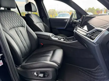 BMW X5 XDrive 40i 2024 года за 53 000 000 тг. в Алматы – фото 25