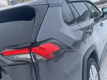 Toyota RAV4 2022 года за 20 600 000 тг. в Актобе – фото 3