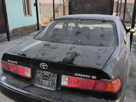 Toyota Camry 2001 года за 1 600 000 тг. в Шымкент – фото 2