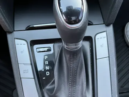 Hyundai Elantra 2018 года за 8 900 000 тг. в Алматы – фото 10