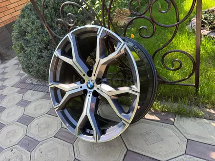 БУ оригинальные диски R21 BMW 741-Style для BMW X5 (G05), BMW X6 (G06) за 555 000 тг. в Алматы – фото 14