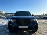 BMW X7 2020 года за 47 000 000 тг. в Астана – фото 2