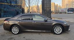Toyota Camry 2021 года за 13 800 000 тг. в Алматы – фото 5