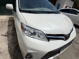 Toyota Sienna 2016 года за 12 800 000 тг. в Алматы