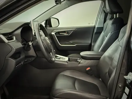 Toyota RAV4 Luxe 2021 года за 14 990 000 тг. в Астана – фото 12