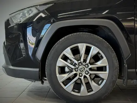 Toyota RAV4 Luxe 2021 года за 14 990 000 тг. в Астана – фото 17