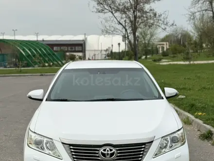 Toyota Camry 2013 года за 10 300 000 тг. в Шымкент – фото 2