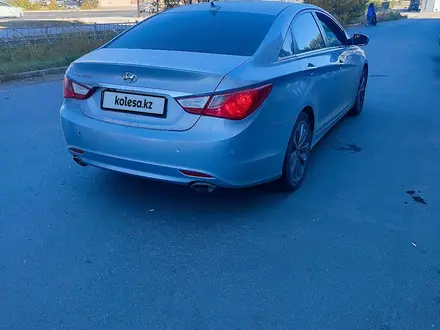 Hyundai Sonata 2010 года за 5 000 000 тг. в Актобе – фото 3