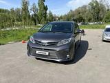 Toyota Sienna 2019 года за 19 800 000 тг. в Алматы