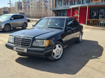 Mercedes-Benz E 280 1994 года за 2 600 000 тг. в Астана