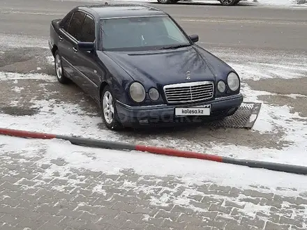 Mercedes-Benz E 240 1999 года за 3 120 768 тг. в Кызылорда – фото 2