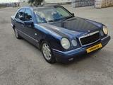 Mercedes-Benz E 240 1997 годаүшін3 600 000 тг. в Атырау – фото 2