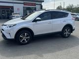 Toyota RAV4 2018 года за 13 000 000 тг. в Атырау – фото 4