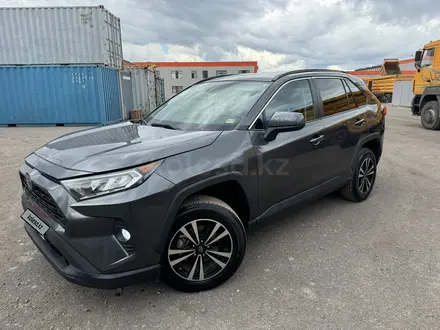 Toyota RAV4 2020 года за 14 200 000 тг. в Караганда – фото 3