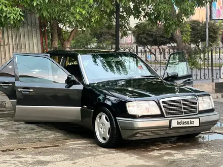 Mercedes-Benz E 200 1993 года за 2 200 000 тг. в Шымкент – фото 3