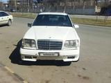 Mercedes-Benz E 200 1993 года за 1 000 000 тг. в Семей