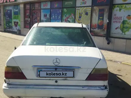 Mercedes-Benz E 200 1993 года за 1 000 000 тг. в Семей – фото 5