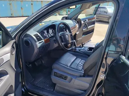 Volkswagen Touareg 2008 года за 8 000 000 тг. в Астана – фото 2