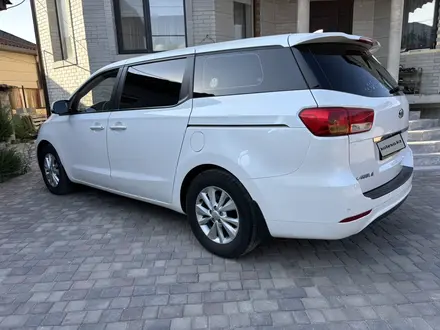 Kia Carnival 2017 года за 10 450 000 тг. в Алматы – фото 4