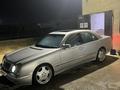 Mercedes-Benz E 320 2001 годаүшін5 200 000 тг. в Актау – фото 15