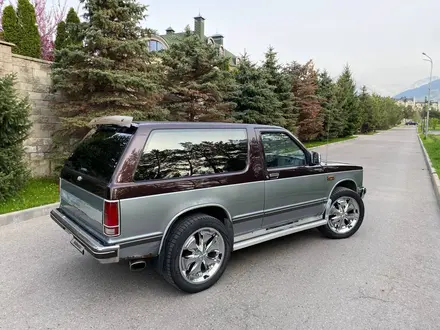 GMC Jimmy 2001 года за 3 500 000 тг. в Алматы – фото 16