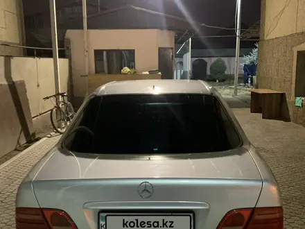 Mercedes-Benz E 320 1997 года за 3 500 000 тг. в Тараз – фото 3