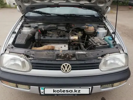 Volkswagen Golf 1993 года за 1 600 000 тг. в Астана – фото 20